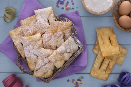 Chiacchiere (Sweet fried dough)