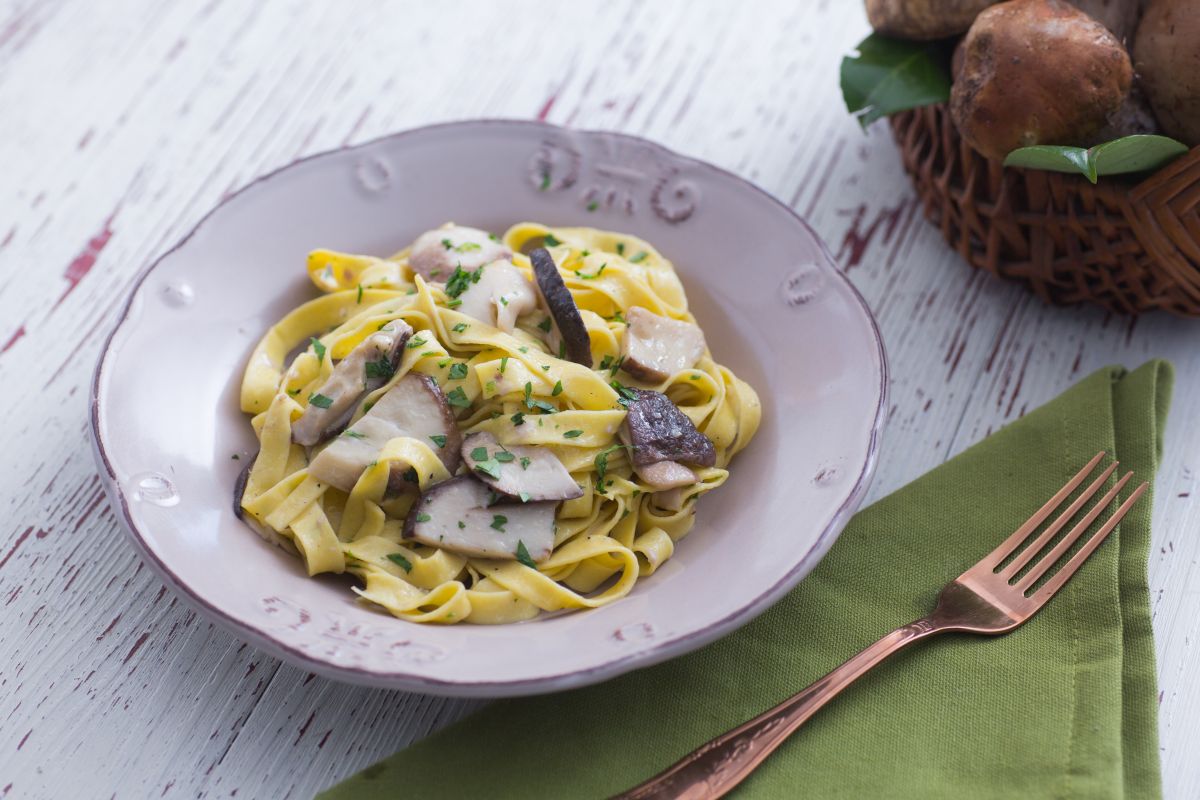 Tagliatelle with porcini mushrooms