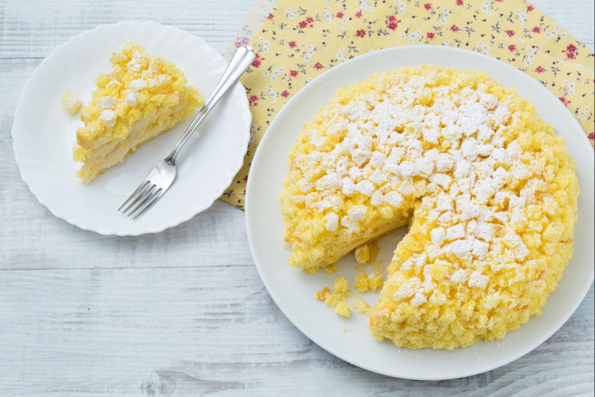 Classic mimosa cake (Cake covered with sponge cake cubes)