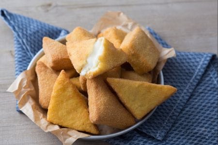 Mozzarella in carrozza (Fried mozzarella)