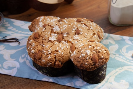 Pandoro stars with eggnog cream - Italian recipes by GialloZafferano