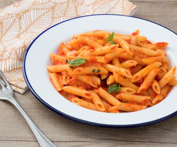 Pasta with bell pepper sauce