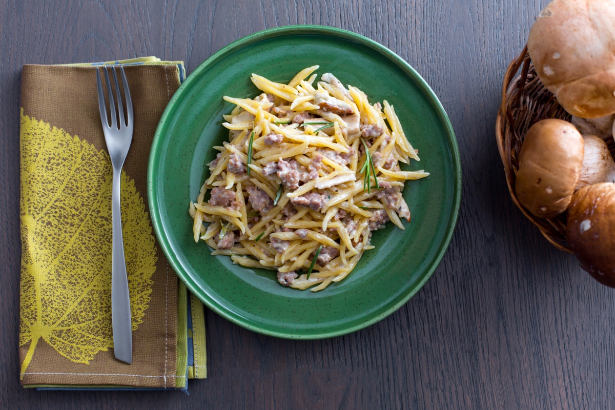 Pasta with mushrooms and sausage