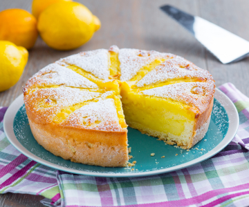 Lemon pastry cream pie