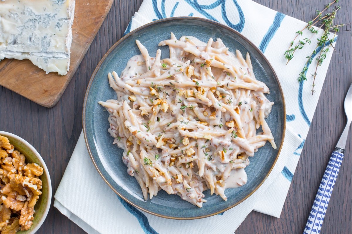 Gorgonzola and walnut pasta