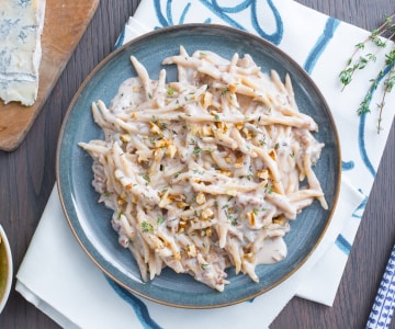 Gorgonzola and walnut pasta