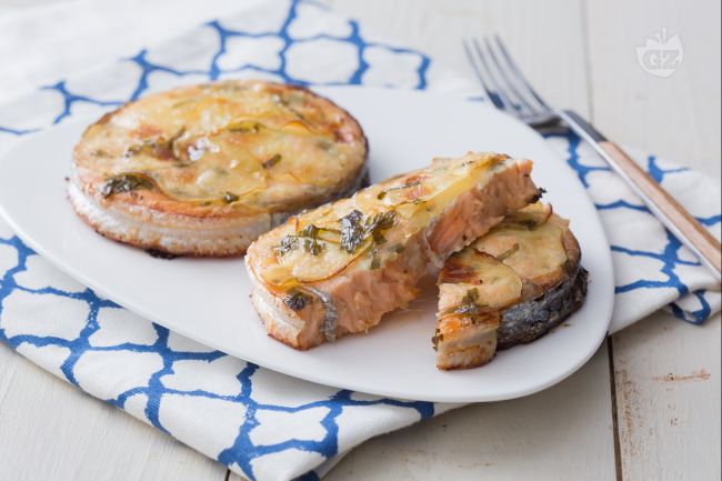 Baked salmon steaks - Italian recipes by GialloZafferano