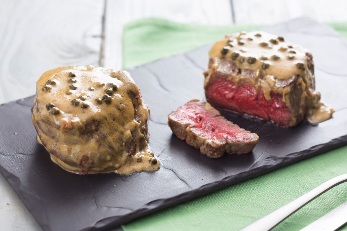 Beef fillet with green peppercorn sauce