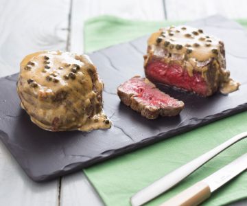 Beef fillet with green peppercorn sauce