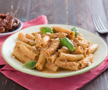 Rigatoni with sun-dried tomato pesto