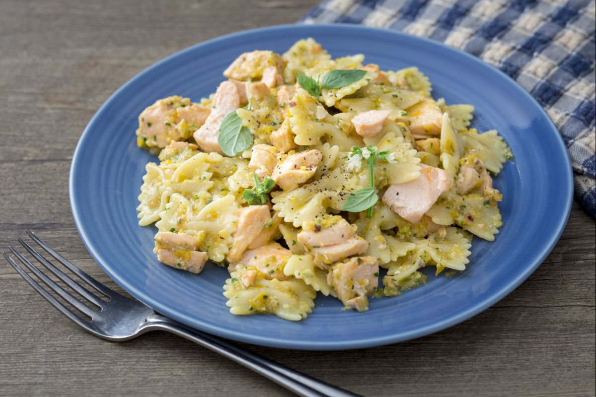 Cold pasta salad with salmon
