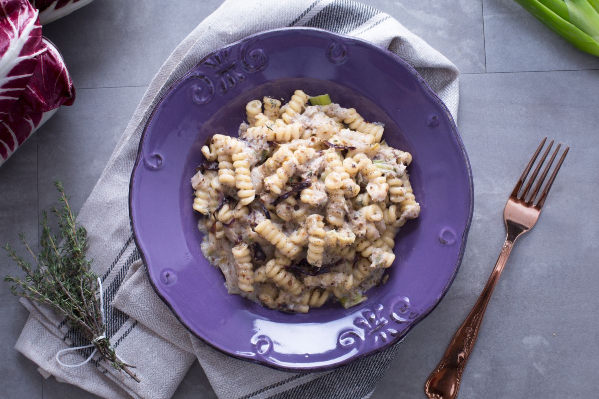 Fusilli bucati with radicchio sauce