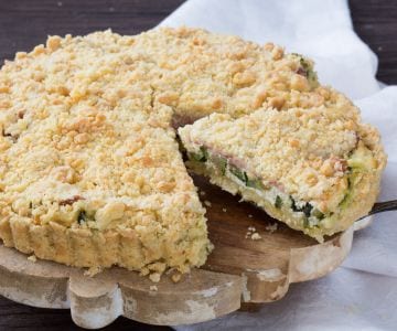 Savory zucchini crumble