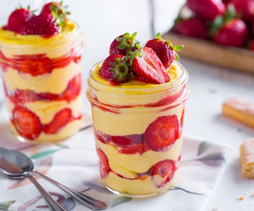 Strawberry tiramisù