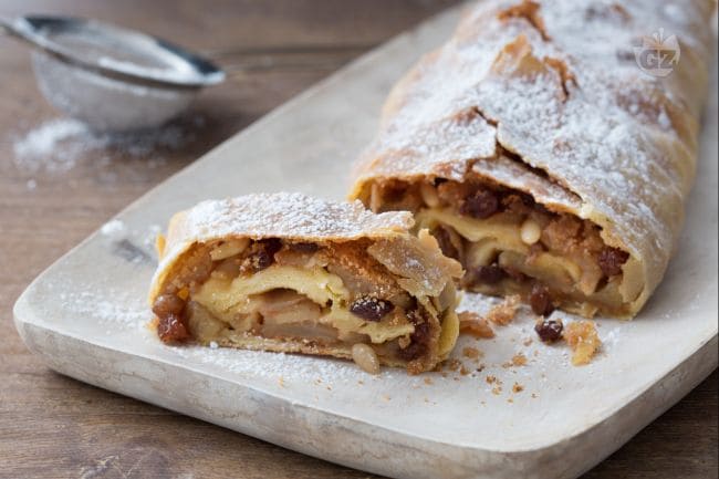 Apple-strudel_650x433_wm.jpg