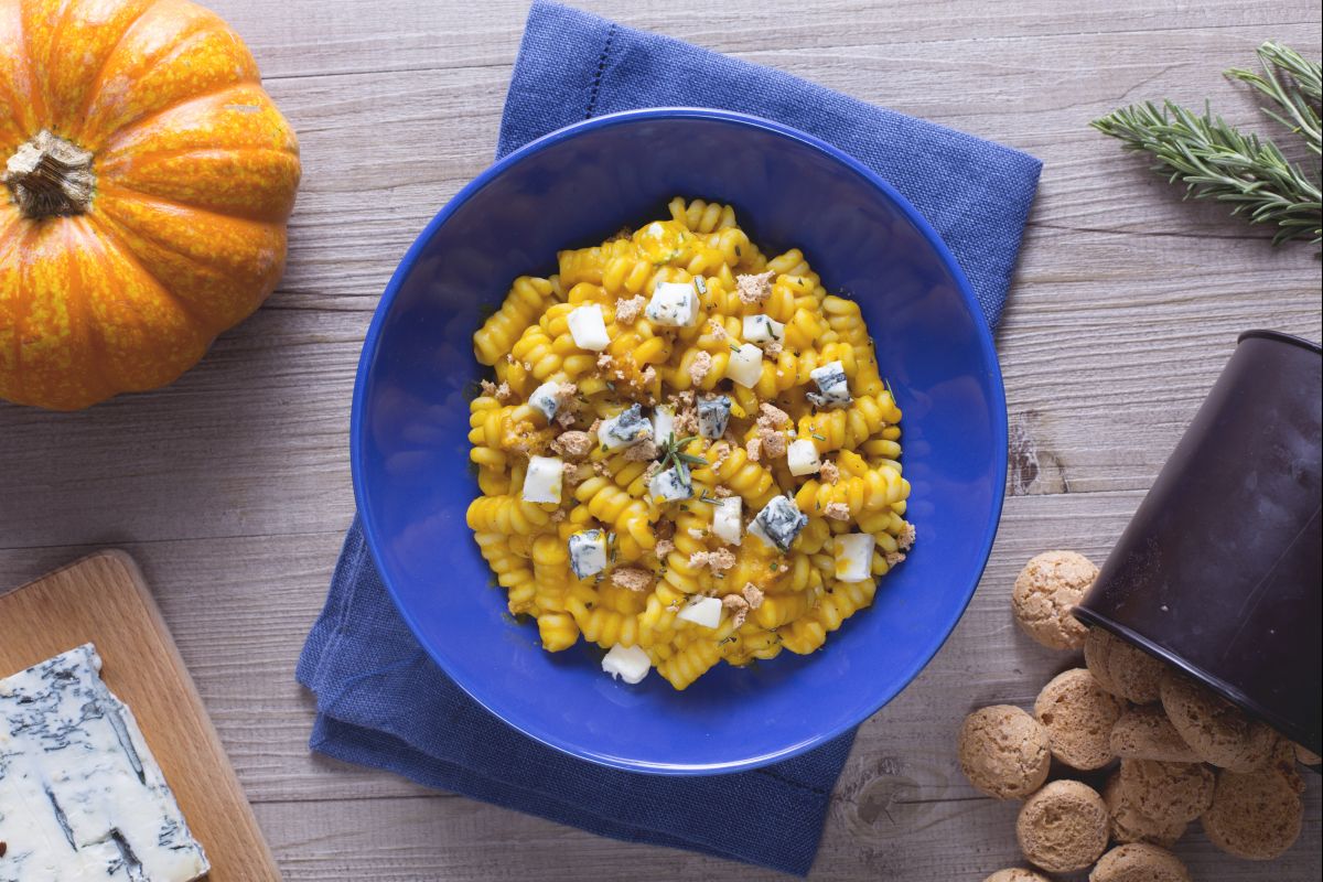 Creamy pumpkin, blue cheese and amaretto pasta