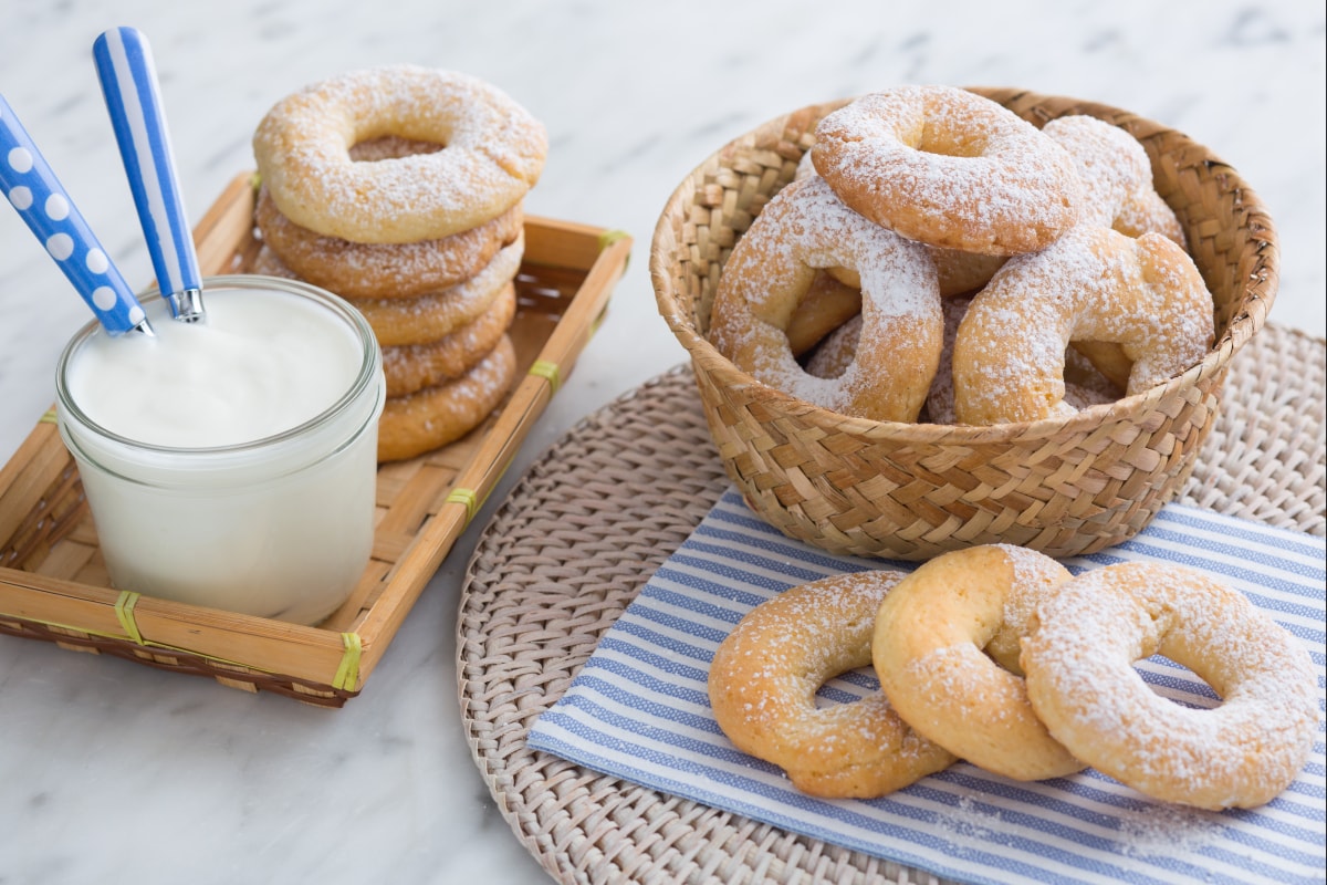 Yogurt cookies - Italian recipes by GialloZafferano