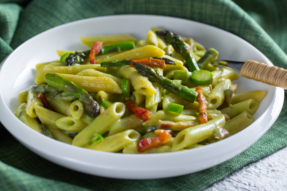 Asparagus and pancetta pasta