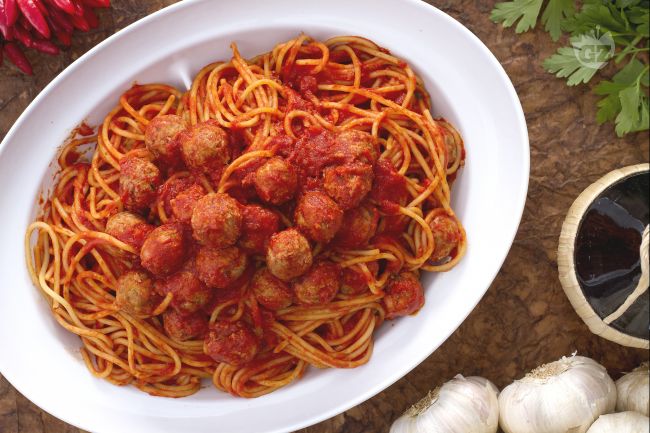 Tagliatelle con Carne (Noodles with Meat)