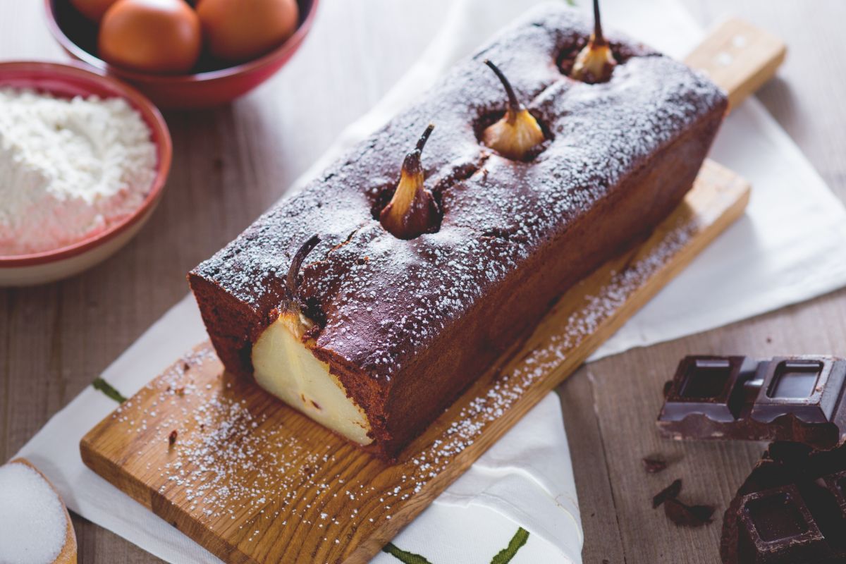 Pear and chocolate pound cake