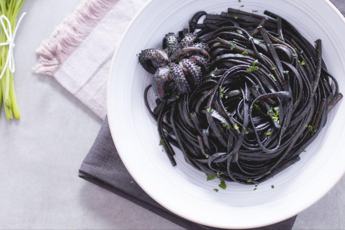 Squid ink linguine - Italian recipes by GialloZafferano