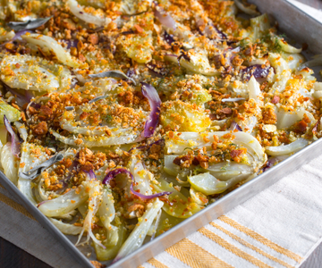 Baked fennel with potatoes and onion