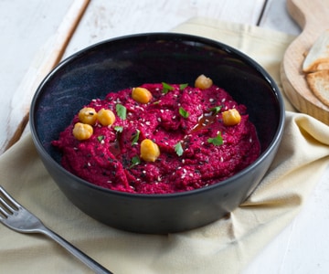 Beetroot hummus