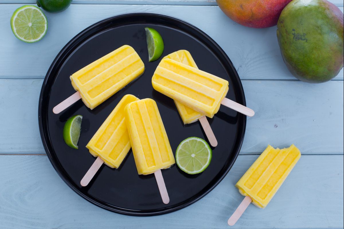 Mango and lime popsicles