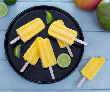 Mango and lime popsicles