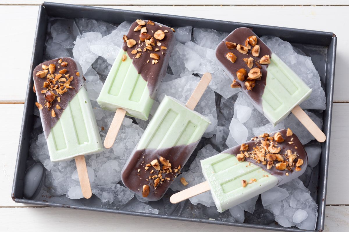 Avocado and chocolate popsicles