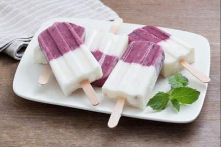 Yogurt and berries popsicles