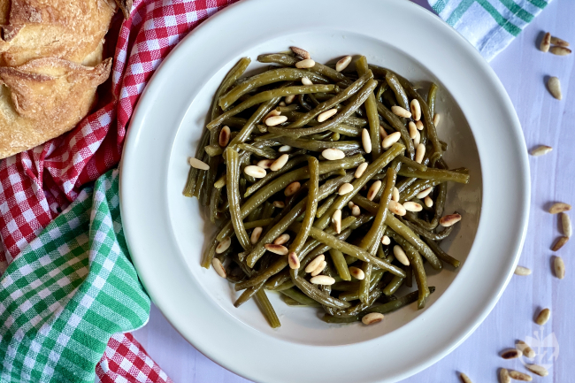 Sweet and sour green beans - Italian recipes by GialloZafferano