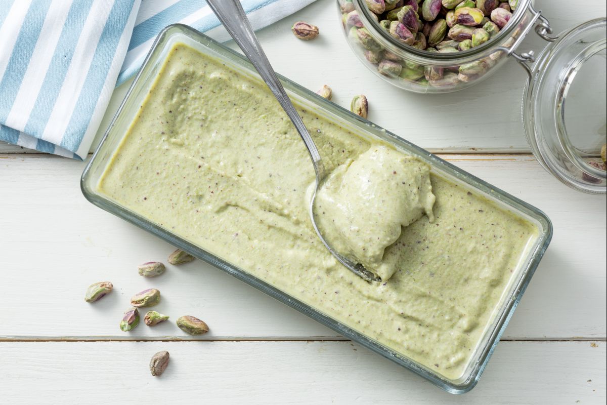 Easy pistachio ice cream