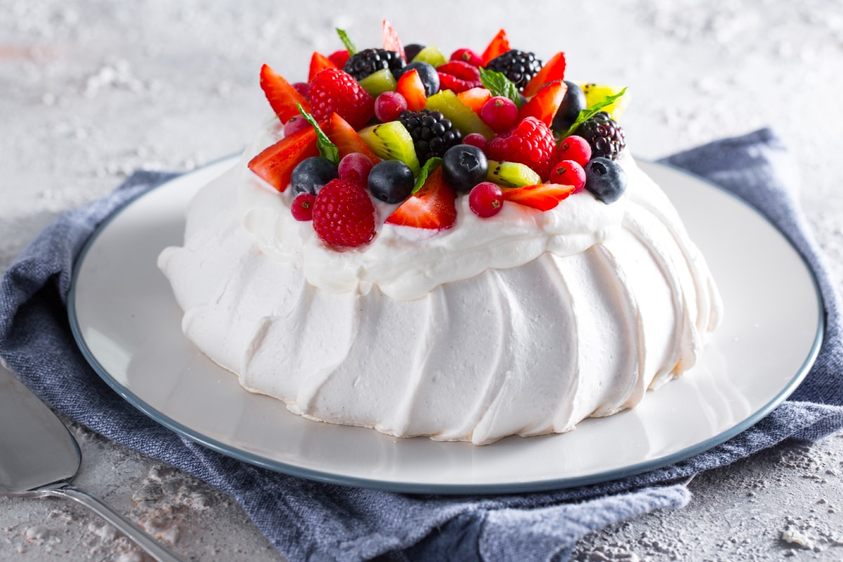 Pavlova - Italian recipes by GialloZafferano