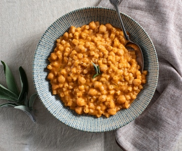 Creamy pasta and chickpeas