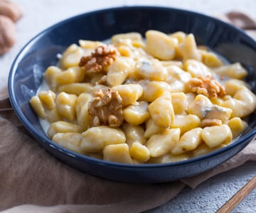 Gorgonzola and walnut gnocchetti