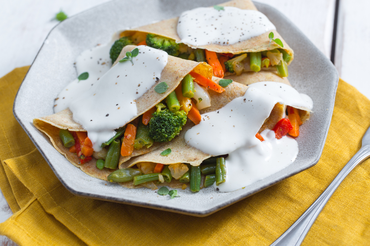 Wholegrain crepes with vegetables and feta