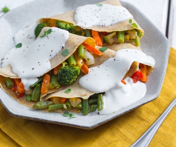 Wholegrain crepes with vegetables and feta