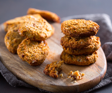 Oat and walnut cookies