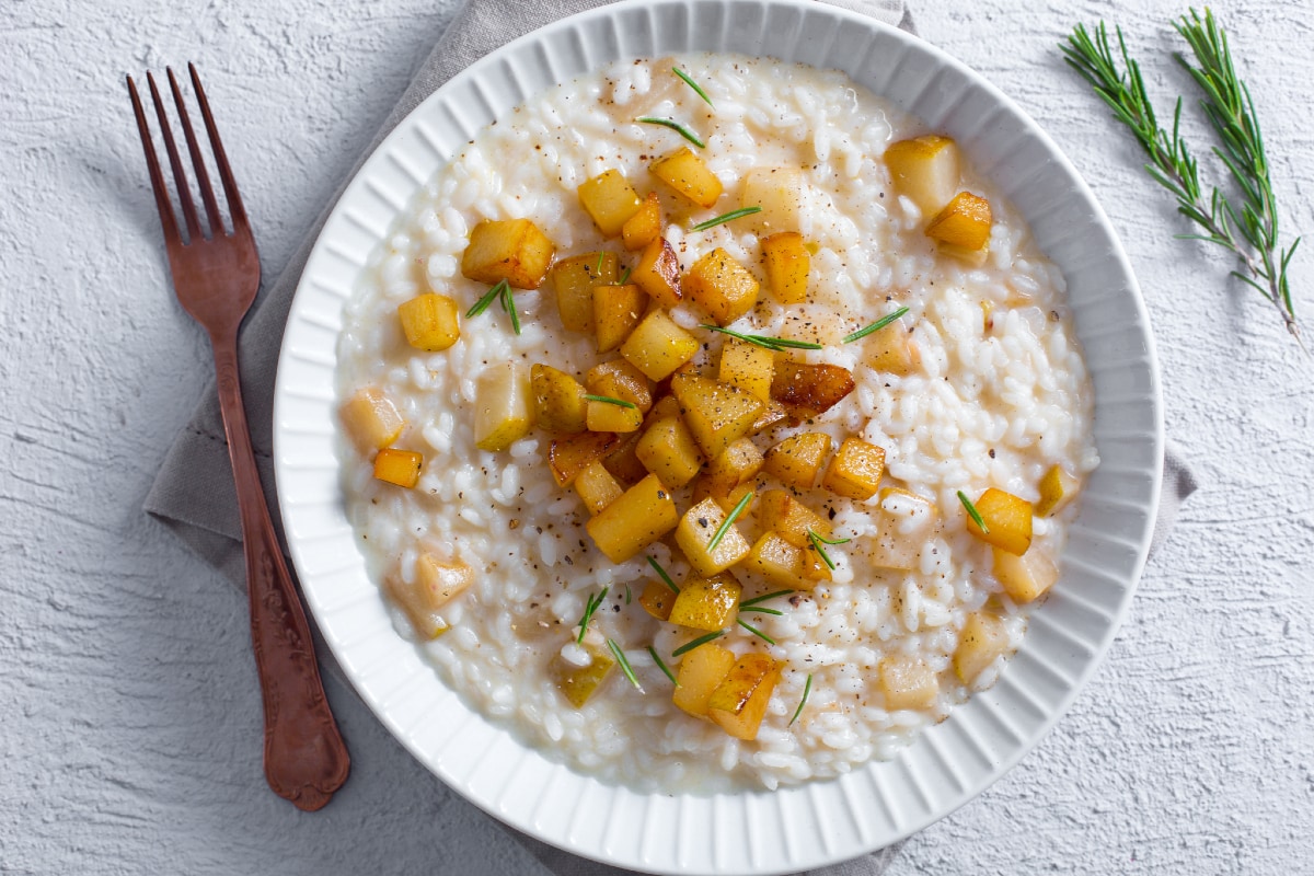 Risotto with stracchino cheese, pears and hazelnut