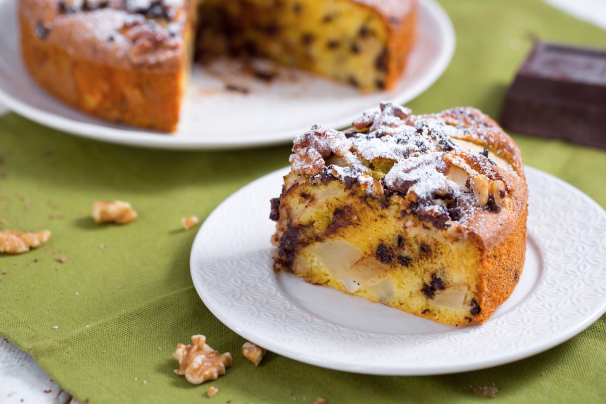 Chocolate, pear and walnut cake