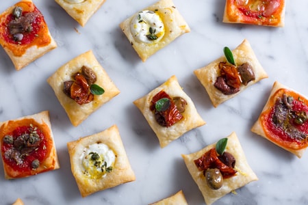 Mini puff pastry pizzas