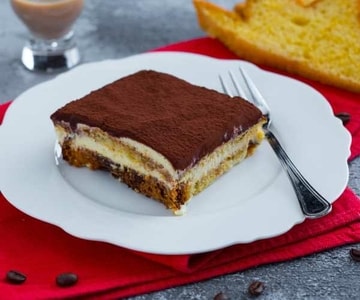 Pandoro tiramisù with baileys