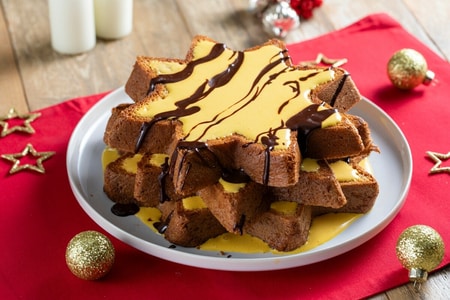 Pandoro stars with eggnog cream