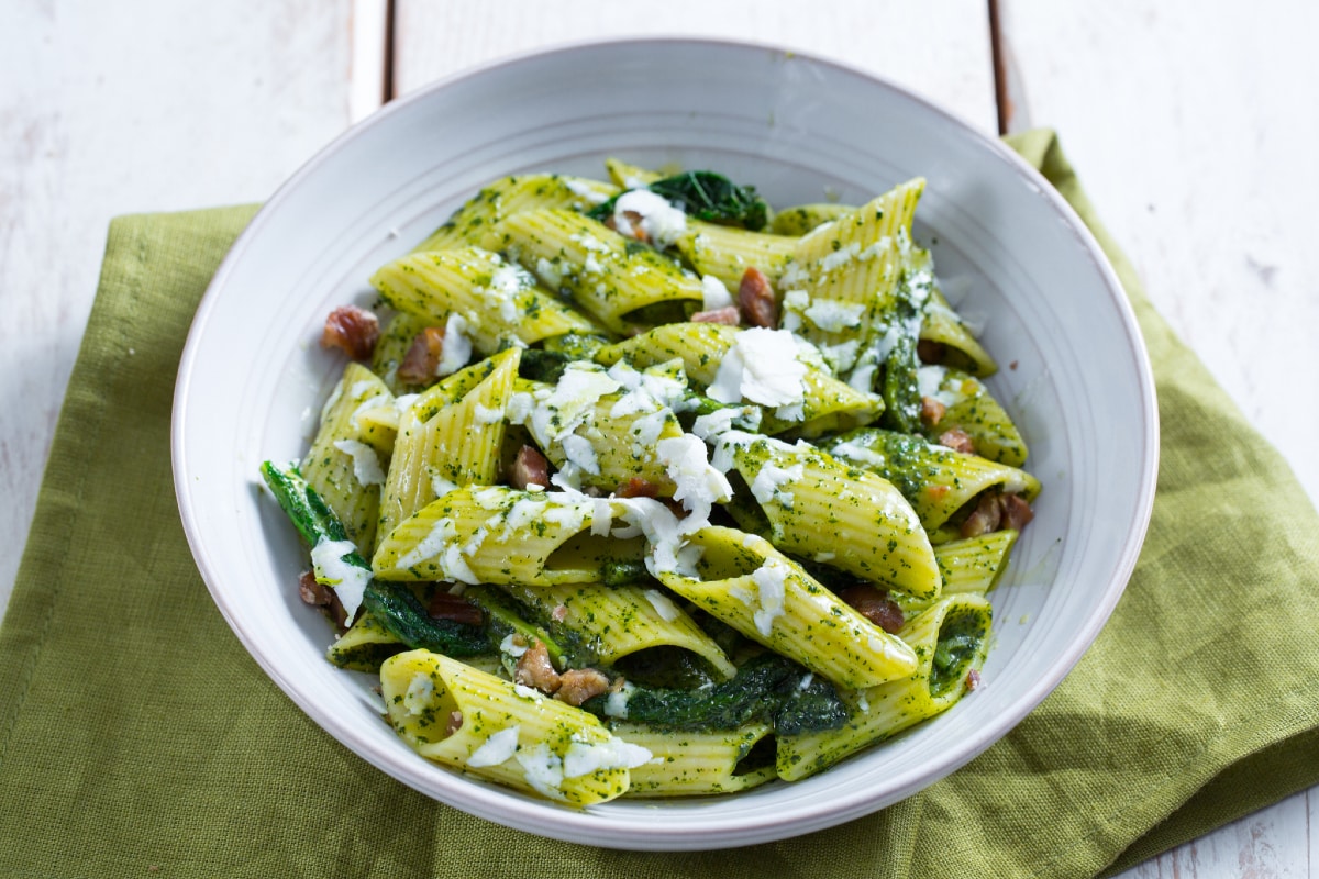 Kale and chestnut pasta