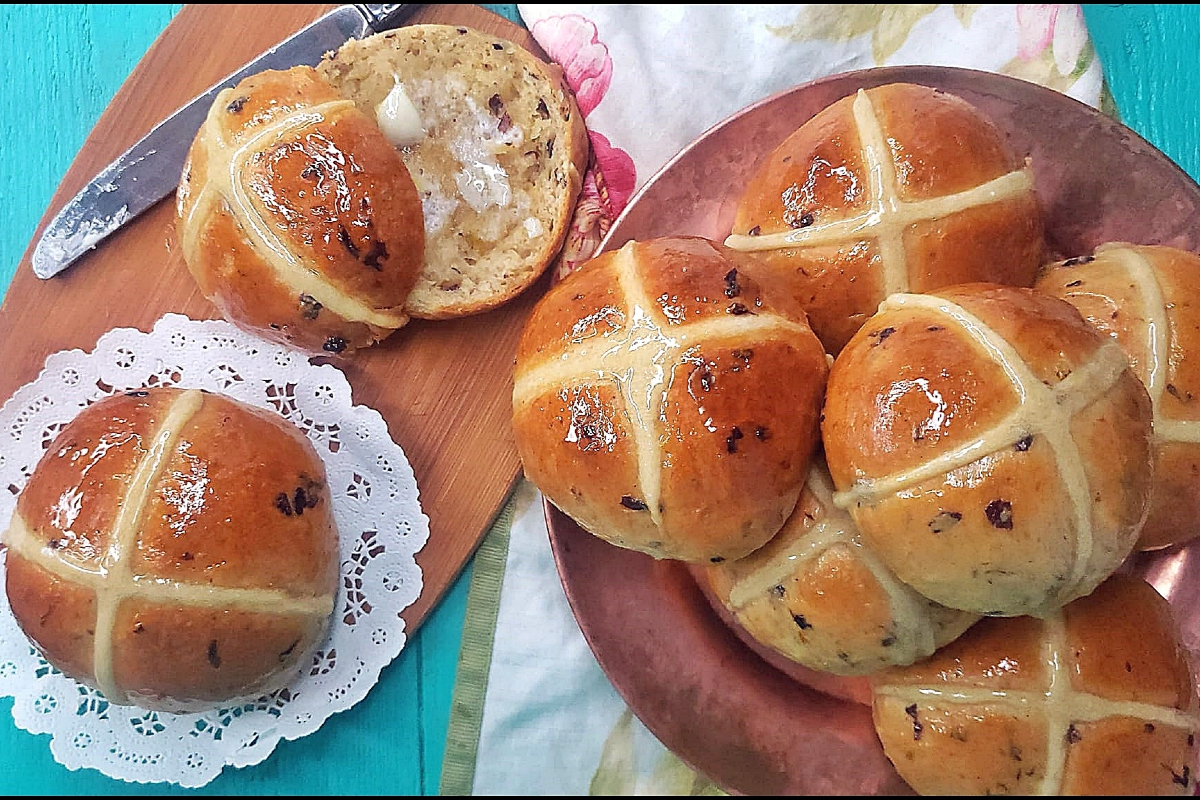 Easy Hot Cross Buns Recipe