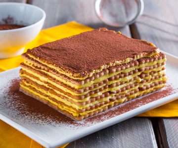 Tiramisu with dry cookies