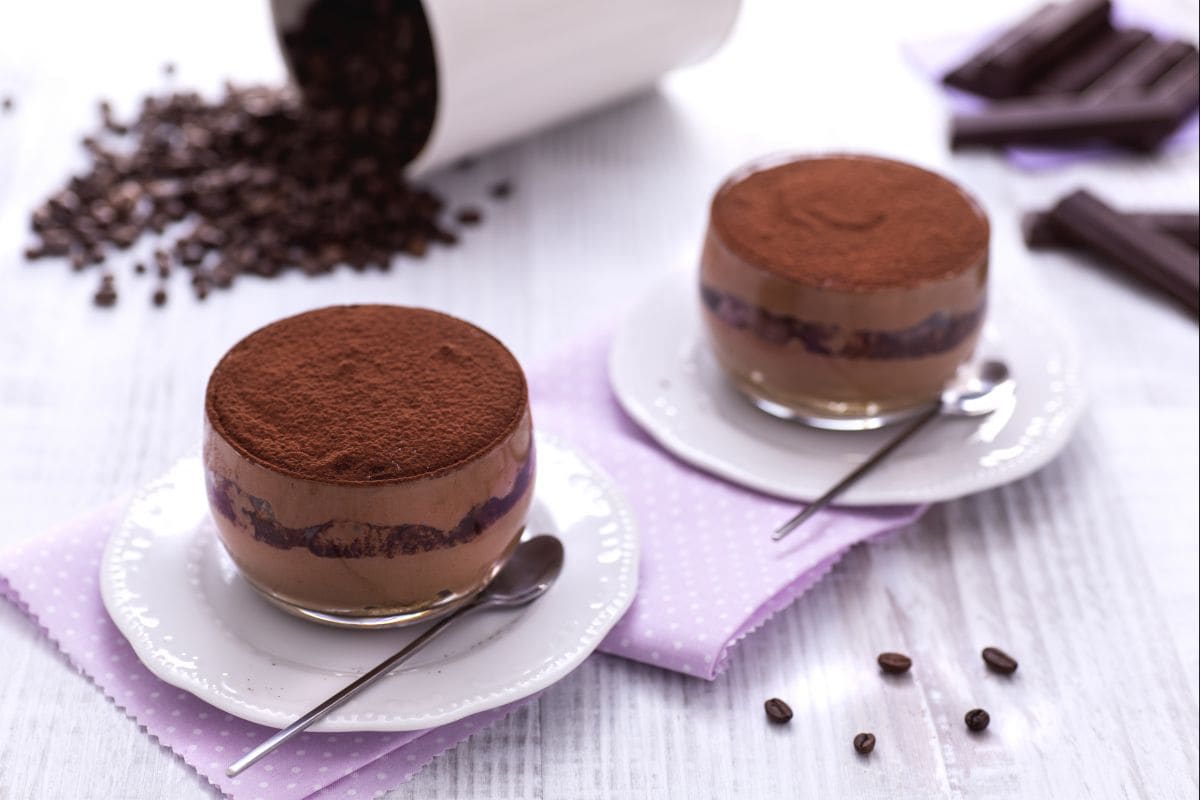 Chocolate cream tiramisu - Italian recipes by GialloZafferano