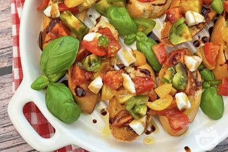 Balsamic tomato bruschetta