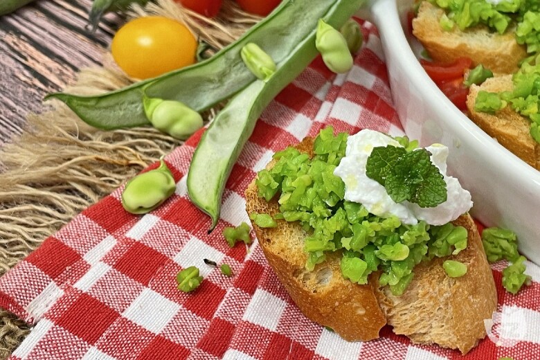 Vegetarian bruschetta